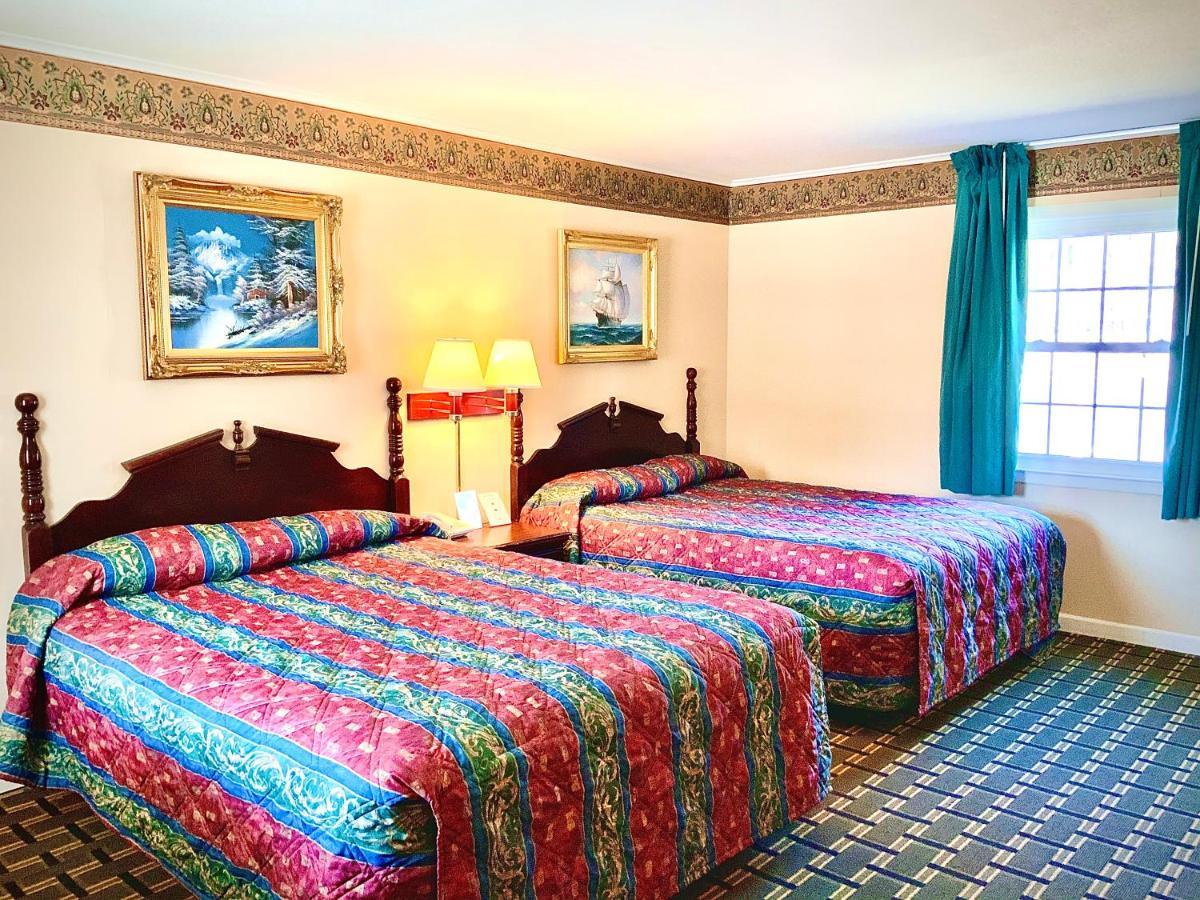 HOTEL PILGRIM INN LEE, MA 2* (United States) - from US$ 59 | BOOKED